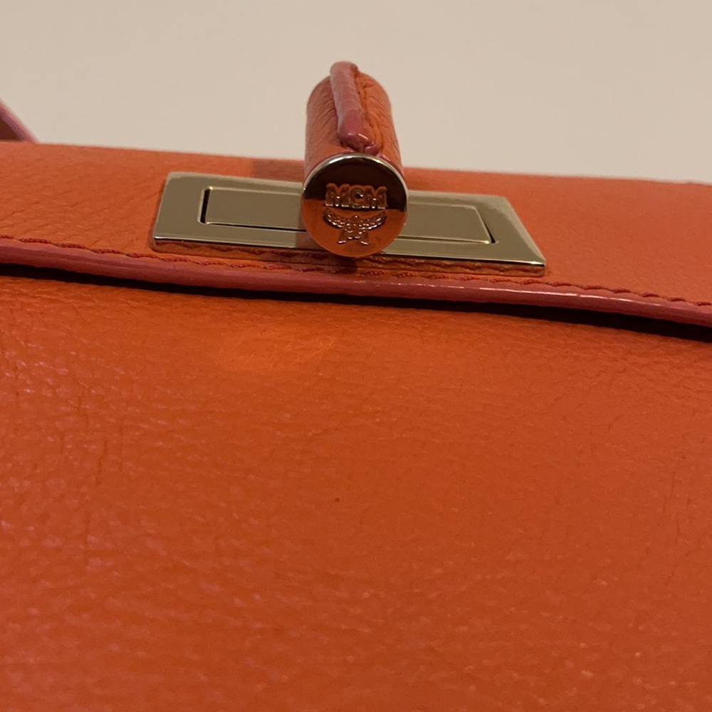 👜AUTHENTIC MCM ORANGE SHOULDER  BAG👜 - Picture 4 of 17